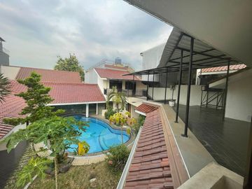 Jual Rumah Mewah Menteng SHM LT 795 m² Baru Renovasi Harga 54 M