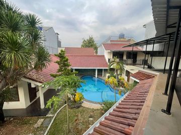 Jual Rumah Mewah Menteng SHM LT 795 m² Baru Renovasi Harga 54 M