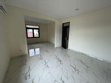 Jual Rumah Mewah Menteng SHM LT 795 m² Baru Renovasi Harga 54 M