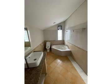 Jual Rumah Mewah Menteng SHM LT 795 m² Baru Renovasi Harga 54 M