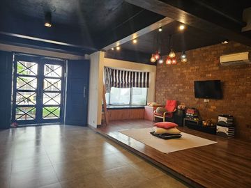 Dijual Cepat Villa Polonia The Palace Jl. Mustang