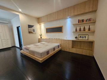 Dijual Cepat Villa Polonia The Palace Jl. Mustang