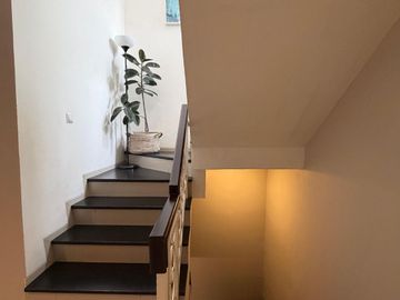 Rumah DE MANSION ALAM SUTERA Full Furnished 3 Lantai shm bisa kpr