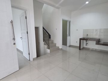 Dijual Rumah di Samara Village, Gading Serpong 6X10