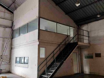Disewakan Gudang Multiguna Akses Kontainer 40 feet Di Jakarta Timur