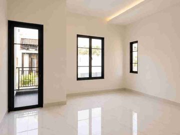 Dijual Rumah Baru Posisi Hook 3 Lantai Bebas Banjir di Taman Ratu