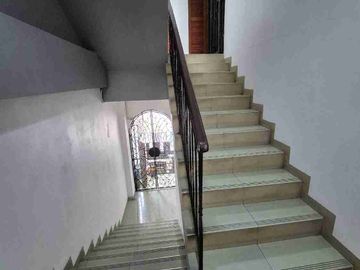 rumah cocok untuk usaha radio dalam dekat pondok indah