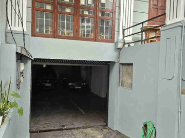 rumah cocok untuk usaha radio dalam dekat pondok indah