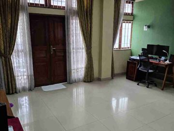 rumah cocok untuk usaha radio dalam dekat pondok indah