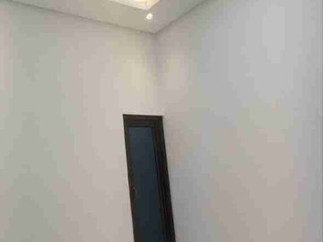 JUAL RUMAH READY SIAP HUNI TEMPAT STRATEGIS MATRAMAN JAKARTA TIMUR