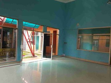 Di jual cepat  rumah cantik Siap Huni  di Boulevard Citra Grand