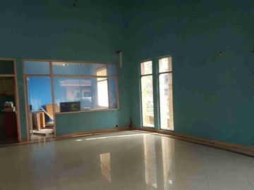 Di jual cepat  rumah cantik Siap Huni  di Boulevard Citra Grand
