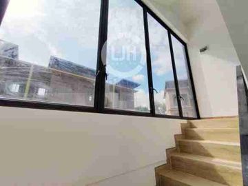 DiJual Rumah The Icon Central 2 Lantai di Batam Centre