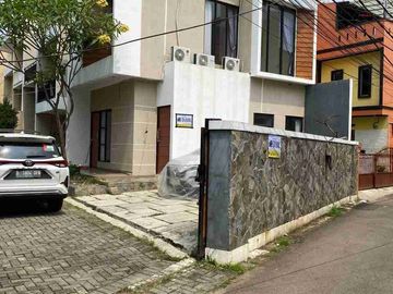 JUAL RUMAH MEWAH EKSLUSIF SUPER STRATEGIS SIAP HUNI JAKARTA TIMUR