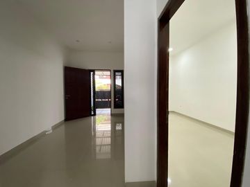 Dijual Rumah Bagus, Siap Huni, 4 LT, Ada Rooftop, Sunter
