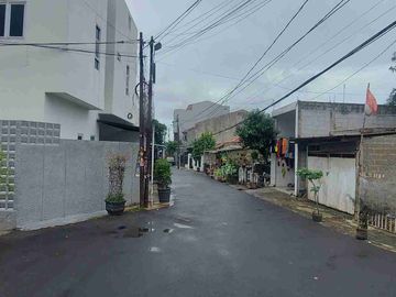 Rumah Baru Cantik Hook di Daerah Tebet Jakarta Selatan dengan Akses 2 mobil