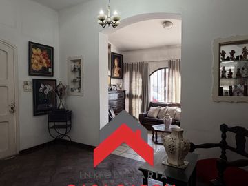 VENTA CASA MENDOZA AL 500 IDEAL PARA VIVIR O REMODELAR