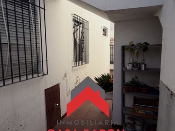 VENTA CASA MENDOZA AL 500 IDEAL PARA VIVIR O REMODELAR