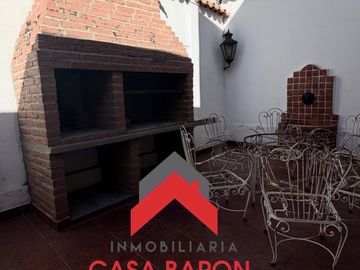 VENTA CASA MENDOZA AL 500 IDEAL PARA VIVIR O REMODELAR