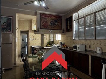 VENTA CASA MENDOZA AL 500 IDEAL PARA VIVIR O REMODELAR