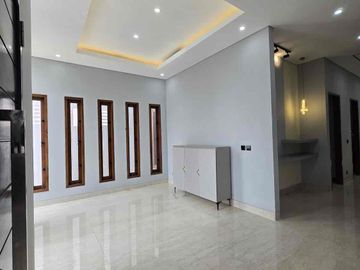 rumah bagus jln strategi Joglo Jakarta Barat