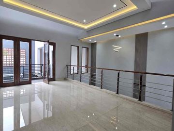 rumah bagus jln strategi Joglo Jakarta Barat