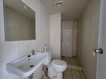 Apartement di m town 2BR lantai 25 sudah ada AC view golf