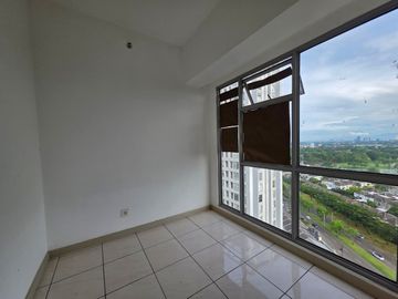 Apartement di m town 2BR lantai 25 sudah ada AC view golf
