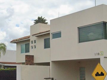 CASA EN JURIQUILLA , QUERETARO!!!