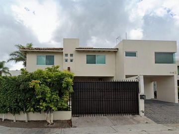 CASA EN JURIQUILLA , QUERETARO!!!