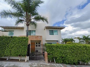 CASA EN JURIQUILLA , QUERETARO!!!
