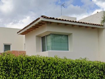 CASA EN JURIQUILLA , QUERETARO!!!