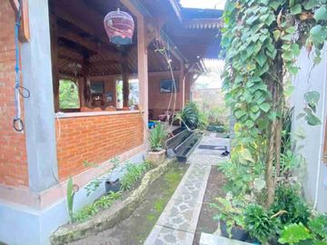 DIJUAL RUMAH DAN JOGLO KAYU JATI BARAT KAMPUS UII KALIURANG