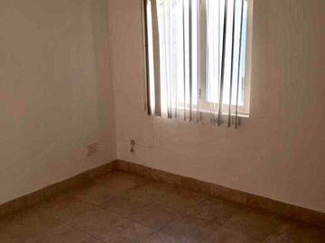 CASA EN RENTA EN FRACC LA MARINA con acceso directo al parque Metropolitano