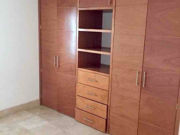 CASA EN RENTA EN FRACC LA MARINA con acceso directo al parque Metropolitano