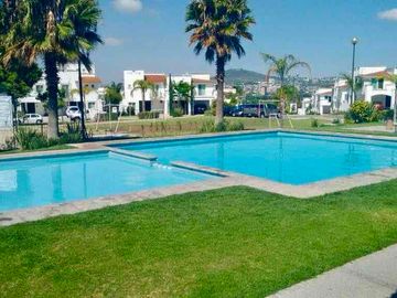 CASA EN RENTA EN FRACC LA MARINA con acceso directo al parque Metropolitano