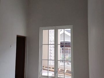 Dijual Rumah Modern under 1M di Danau Sentani Sawojajar Malang