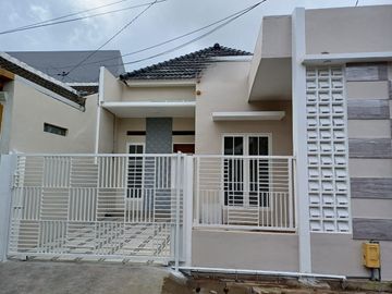 Dijual Rumah Modern under 1M di Danau Sentani Sawojajar Malang