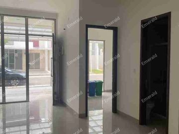 Rumah Siap Huni di Kawasan Modern PIK 2