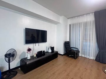 1 Bedroom with Balcony One Serendra Condo For Rent Bgc Taguig
