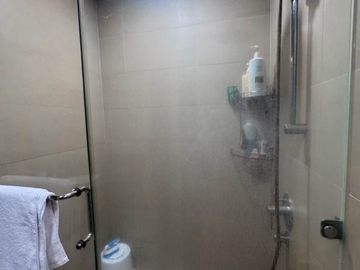 1 Bedroom with Balcony One Serendra Condo For Rent Bgc Taguig