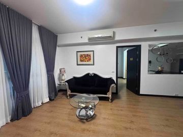 1 Bedroom with Balcony One Serendra Condo For Rent Bgc Taguig