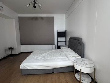 1 Bedroom with Balcony One Serendra Condo For Rent Bgc Taguig