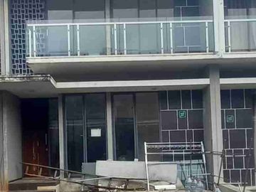 Dijual rumah via lelang 

Lokasi: perumahan golden park 2 kel.suradita kec.cisauk kota tangerang selatan