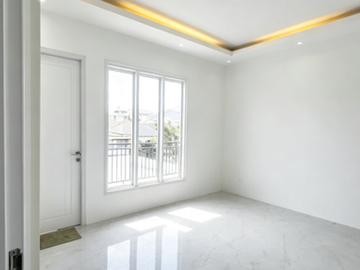 rumah baru 2 lantai siap huni 
galaxy Bekasi Selatan