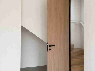 Disewakan Ruko Siap Pakai
Lakeview Hive Crest
Park Serpong
