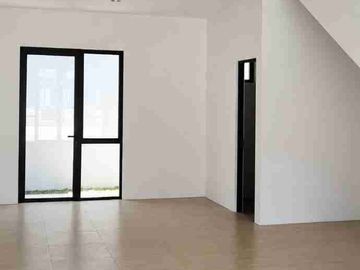 Disewakan Ruko Siap Pakai
Lakeview Hive Crest
Park Serpong
