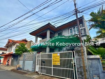 Rumah di Lokasi Strategis di Jakarta Selatan