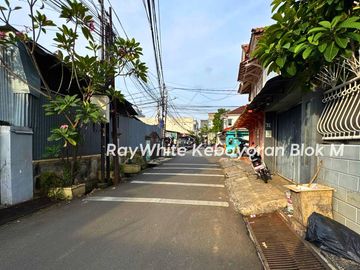 Rumah di Lokasi Strategis di Jakarta Selatan
