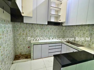 Rumah di Lokasi Strategis di Jakarta Selatan